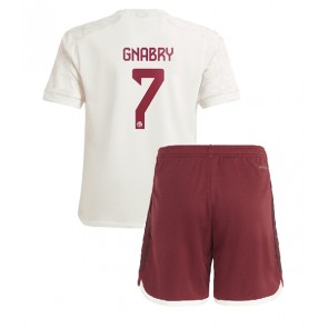 Lacne Dětský Futbalové dres Bayern Munich Serge Gnabry #7 2023-24 Krátky Rukáv - Tretina (+ trenírky)